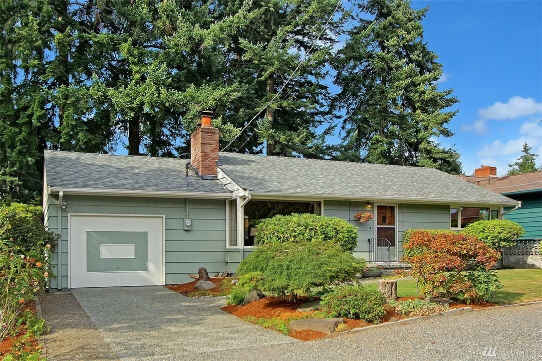 Property Photo: 1316 N 195th St WA 98133