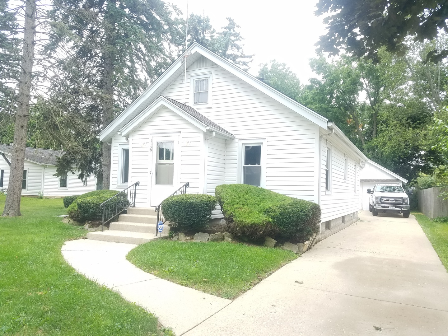 Property Photo: 1159 South Union Street IL 60505