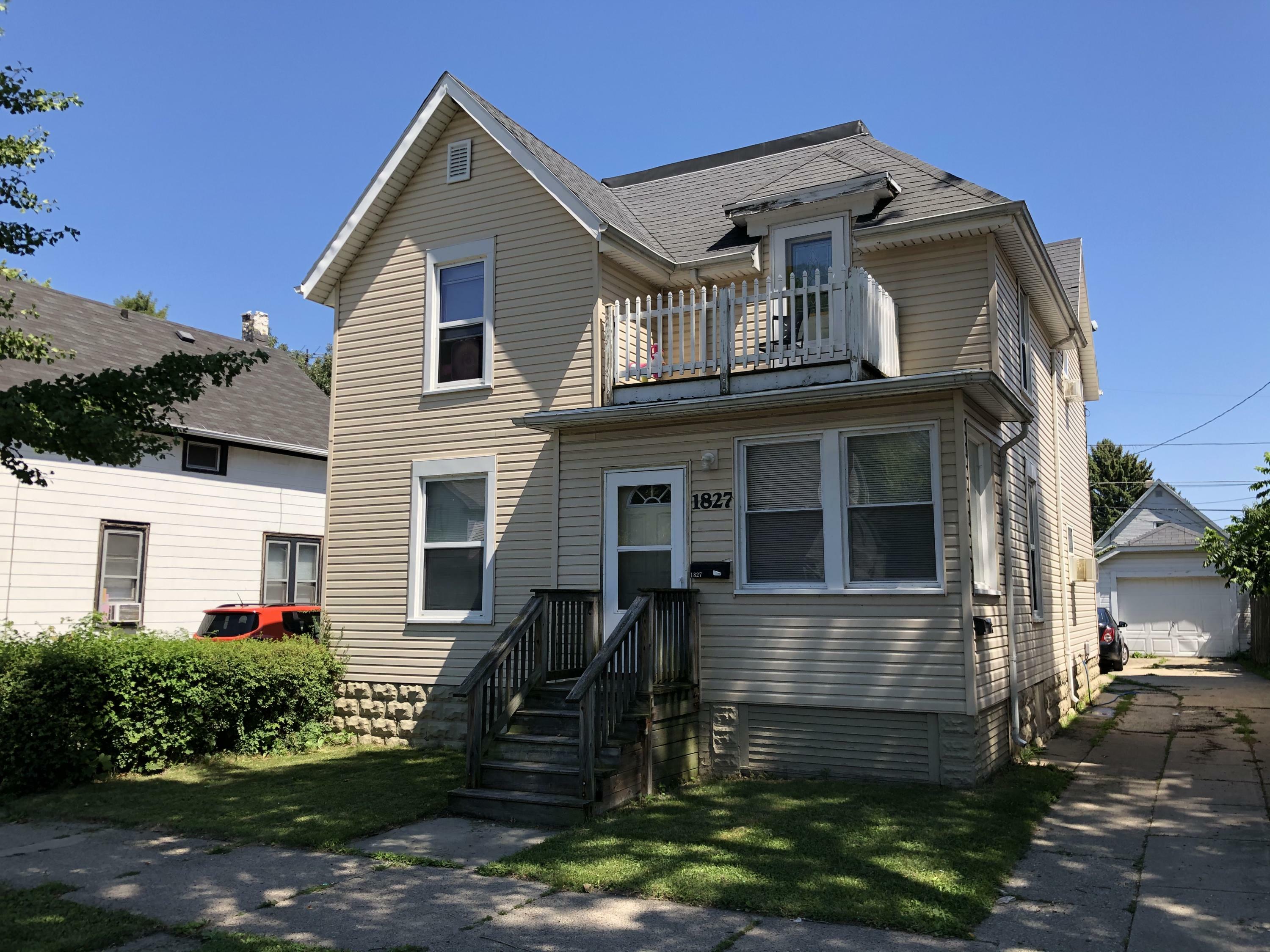 Property Photo:  1827 Howe St  WI 53403 