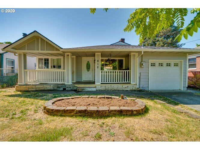 Property Photo:  612 Beech St  WA 98661 