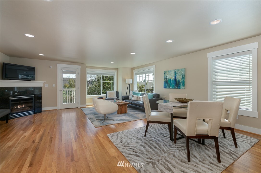 Property Photo: 1413 25th Ave WA 98122