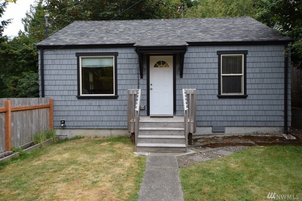 Property Photo:  1333 Sherman Ave  WA 98366 