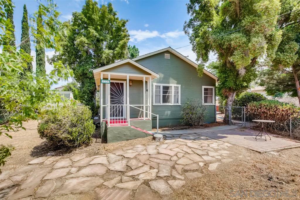 Property Photo:  830 7th St  CA 92065 