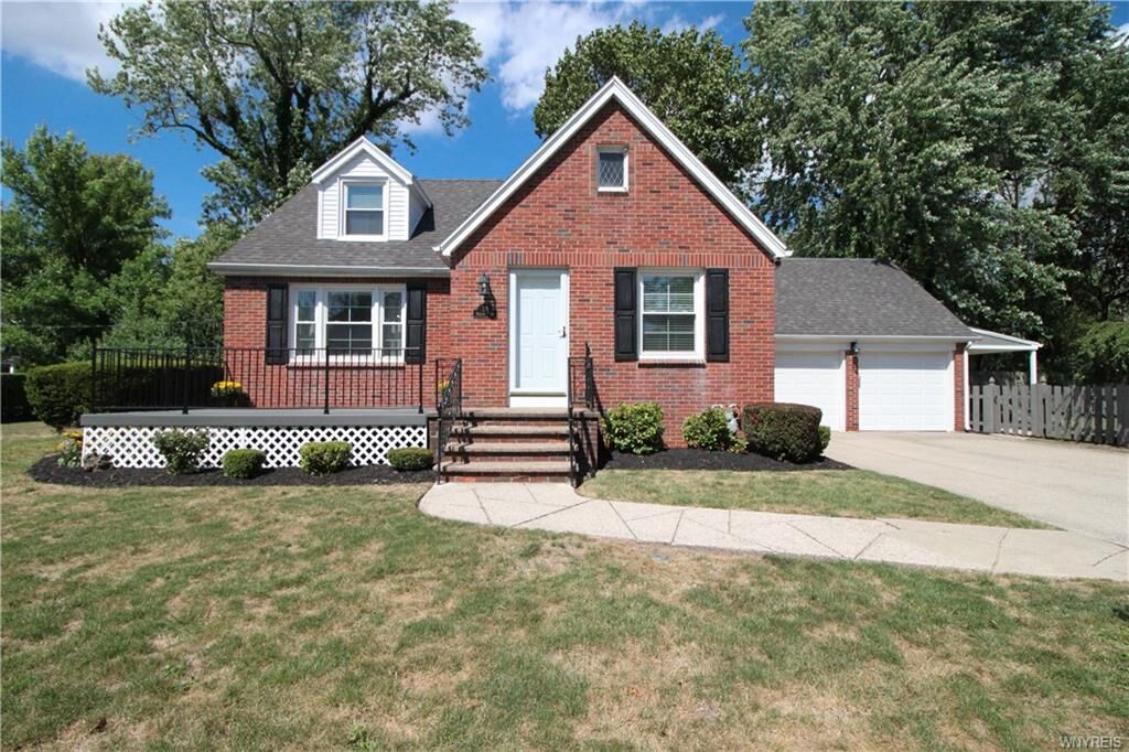 Property Photo:  50 Norman Place  NY 14226 