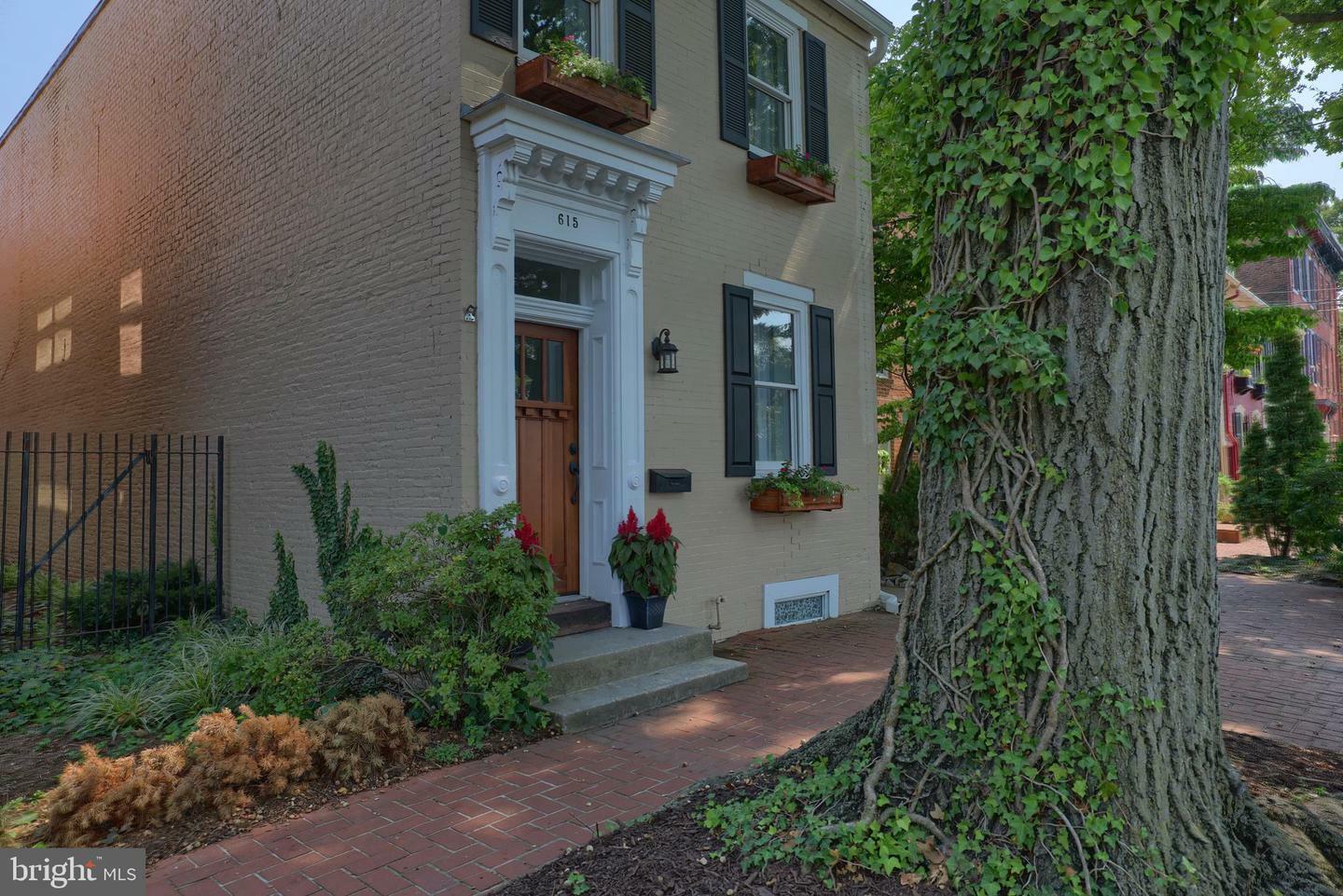 Property Photo: 615 S Front Street PA 17104