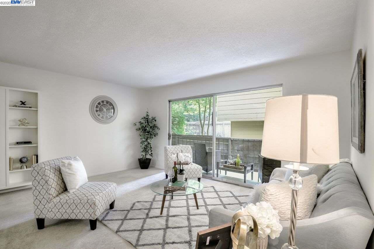 Property Photo:  10 Moss Avenue 11  CA 94610-1300 