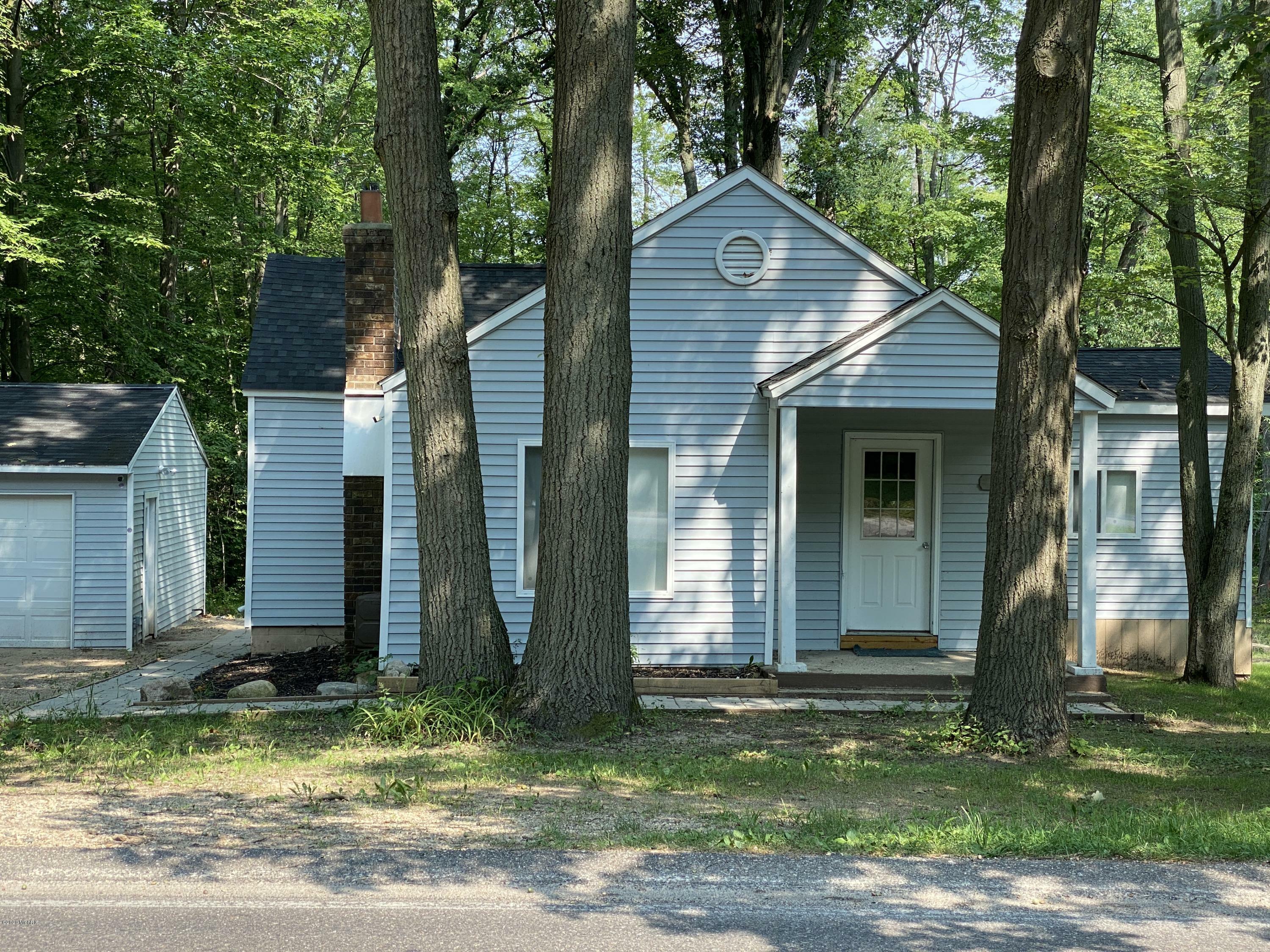 Property Photo:  423 E 88th Street  MI 49337 