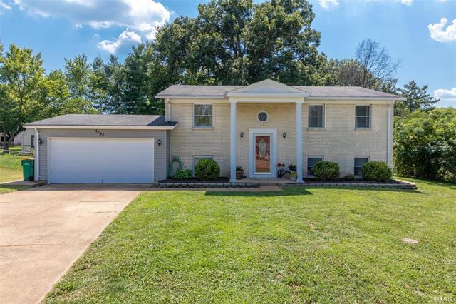 Property Photo: 1298 Walnut Trail Court 63026
