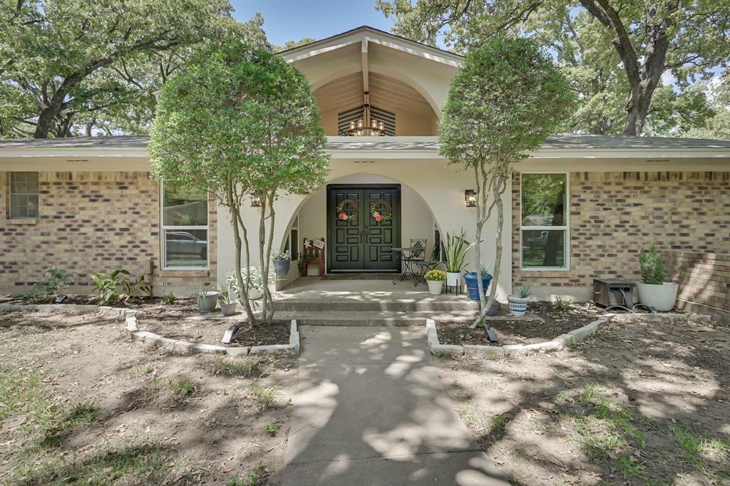 Property Photo:  3013 Woodford Drive  TX 76013 