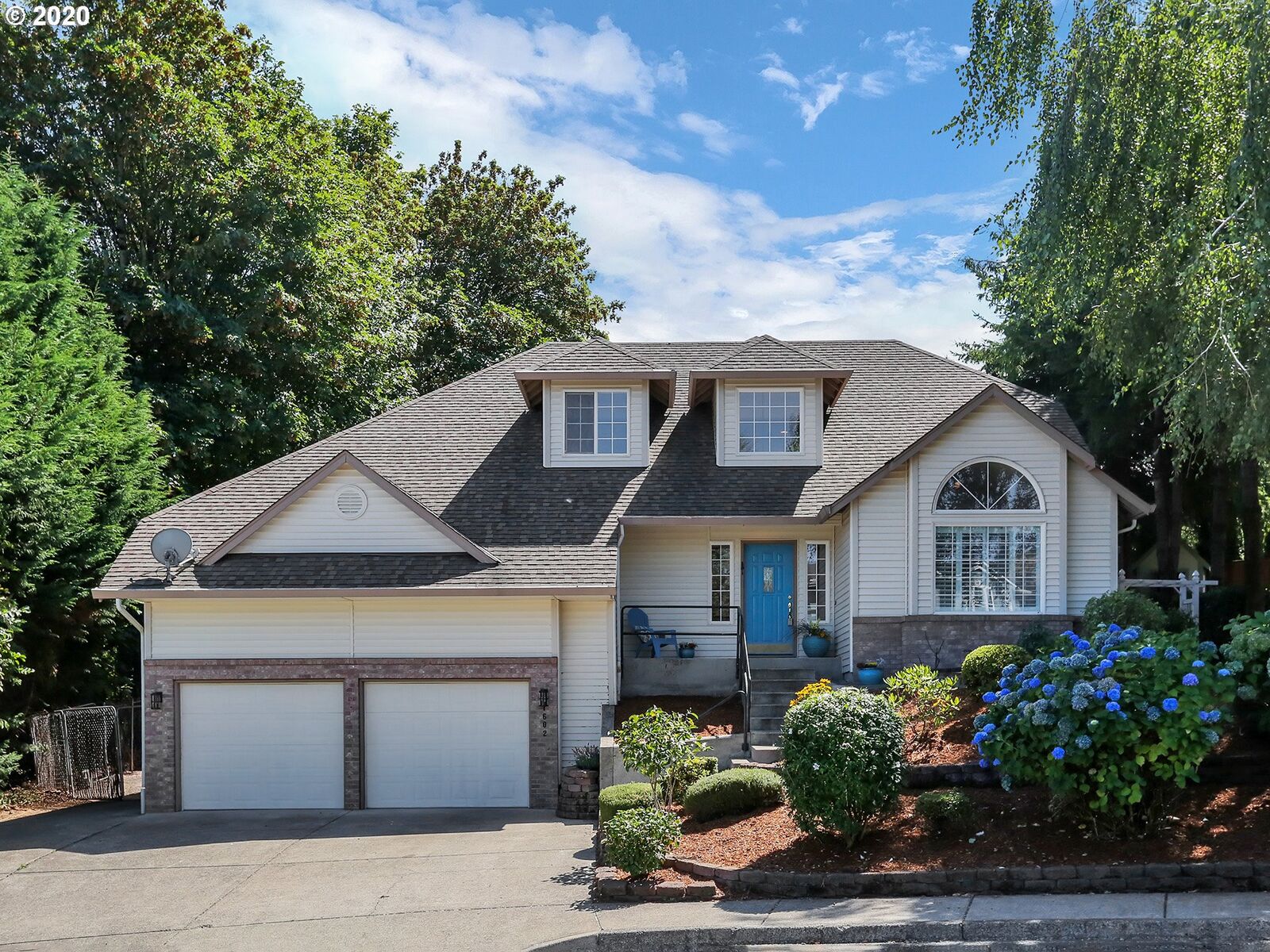 Property Photo:  1602 NW 38th Ave  WA 98607 