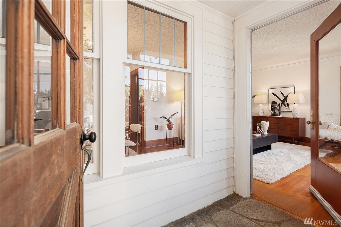 Property Photo: 3261 42nd Avenue SW WA 98116