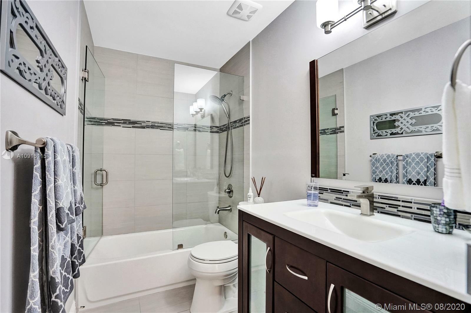 Property Photo: 10724 SW 117 Ct FL 33186