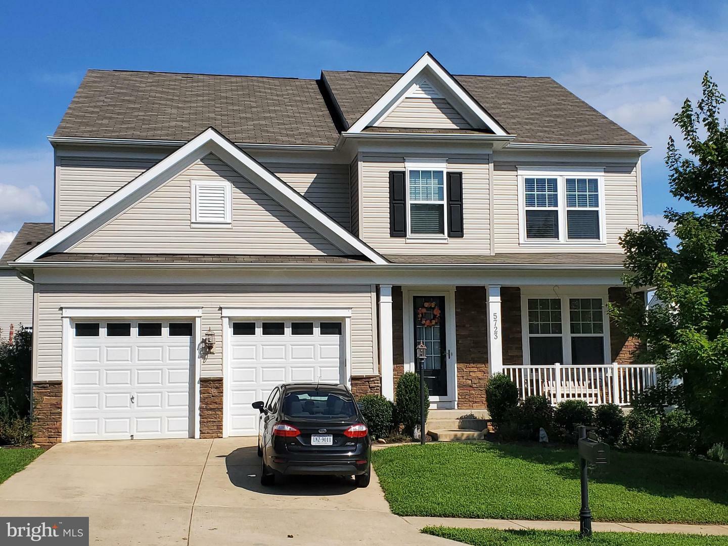 Property Photo: 5723 Spriggs Meadow Drive VA 22193