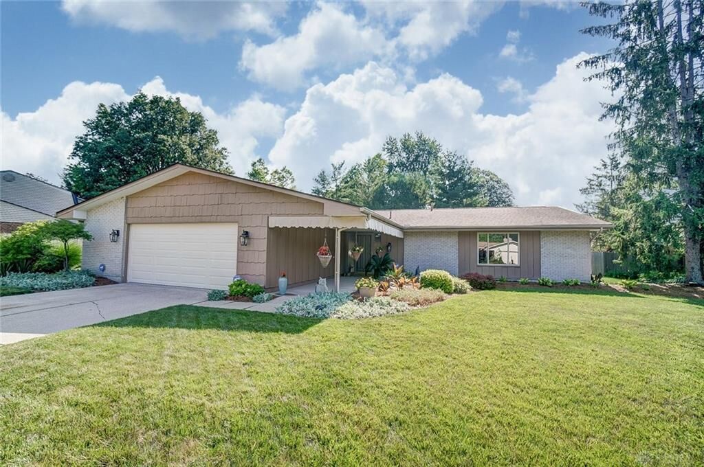 Property Photo: 8910 Spring Run Lane OH 45458