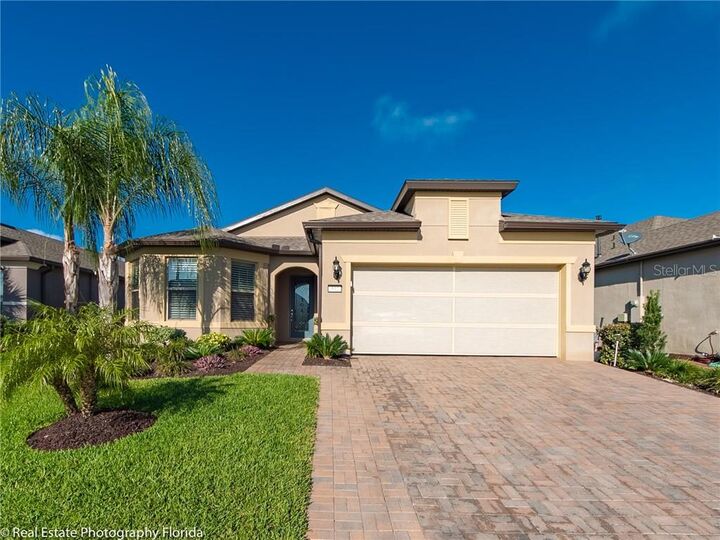 Property Photo:  532 Zamora Way  FL 33837 
