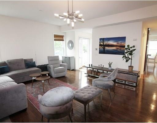 Property Photo: 10 Maple Ridge Drive 10 MA 01803