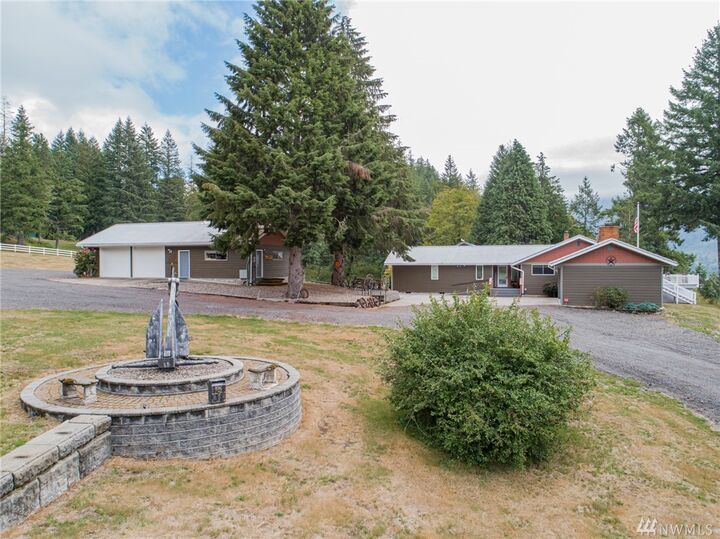 Property Photo:  321 Davis Creek Rd  WA 98377 