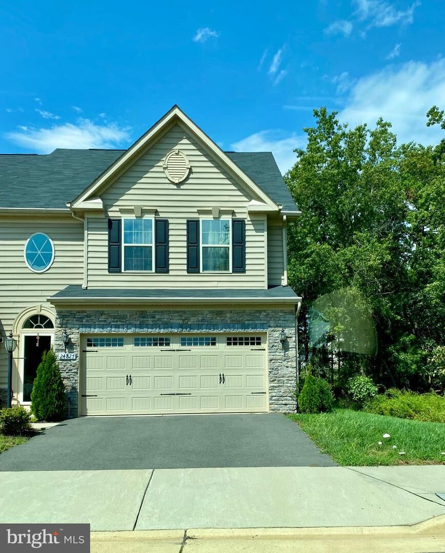 Property Photo: 24827 Culbertson Terrace VA 20105