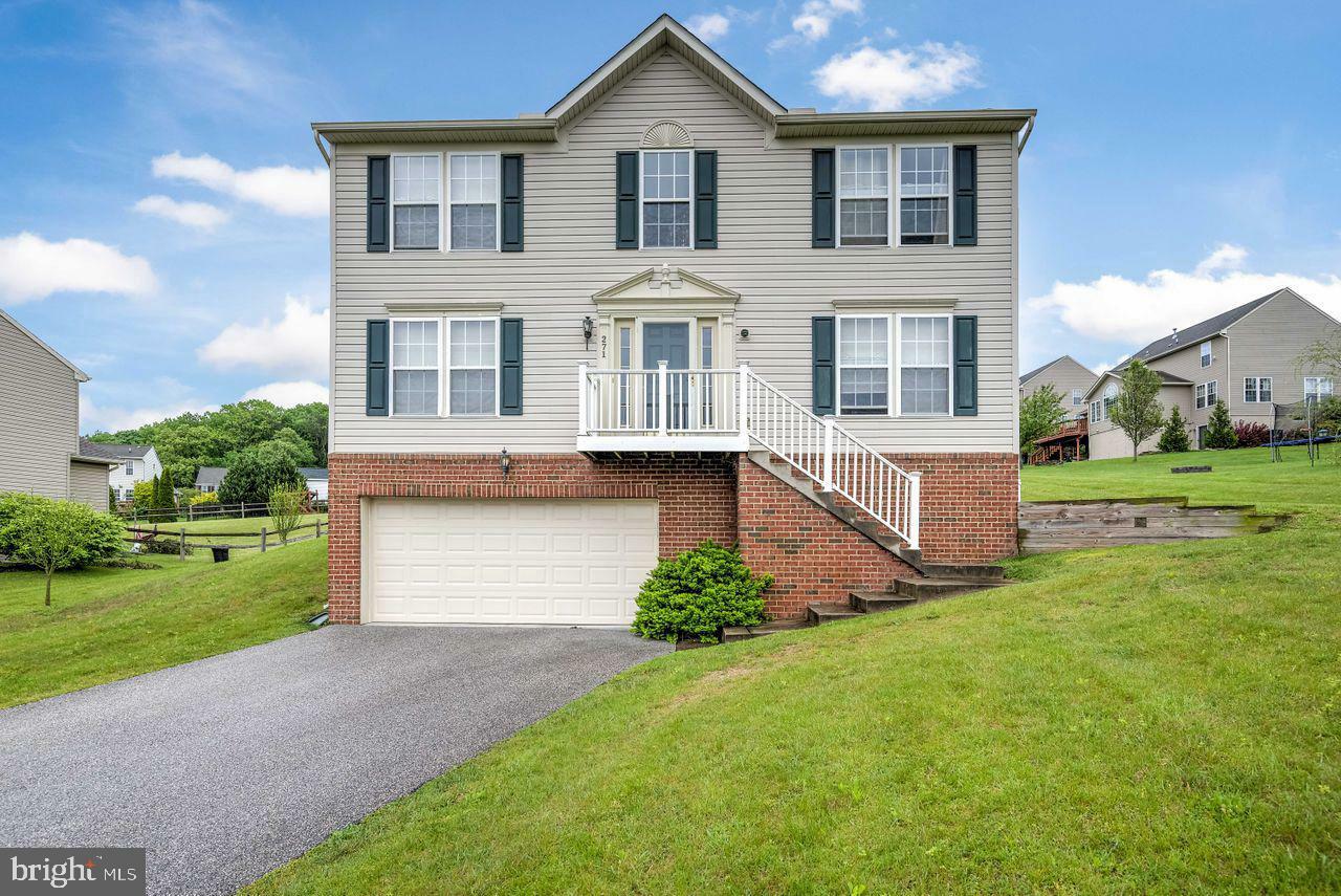 Property Photo:  271 Courtney Court  PA 17362 