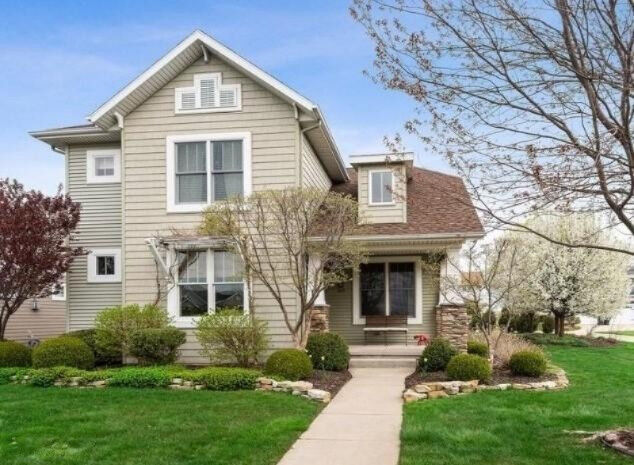 Property Photo: 615 Summer Ridge Parkway MI 49085