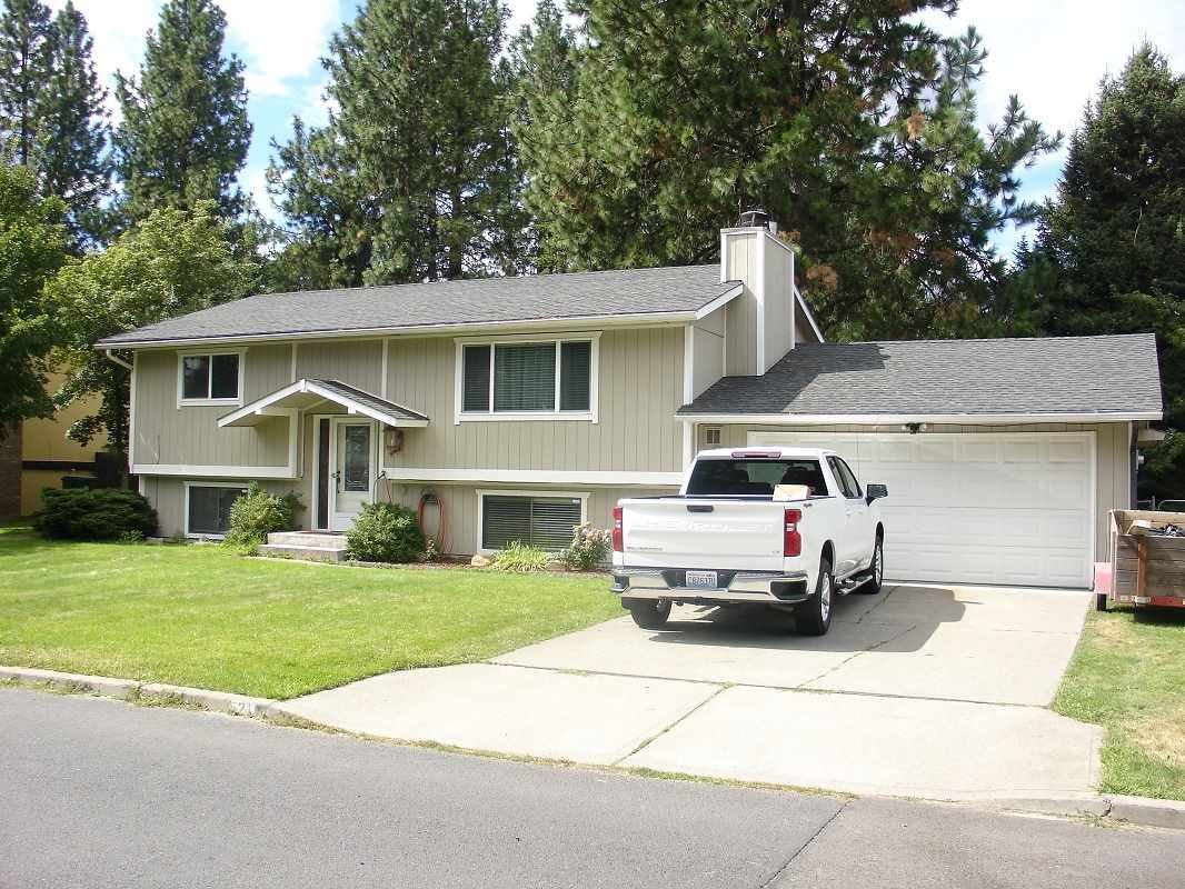 Property Photo:  521 E Shenandoah Dr  WA 99208 