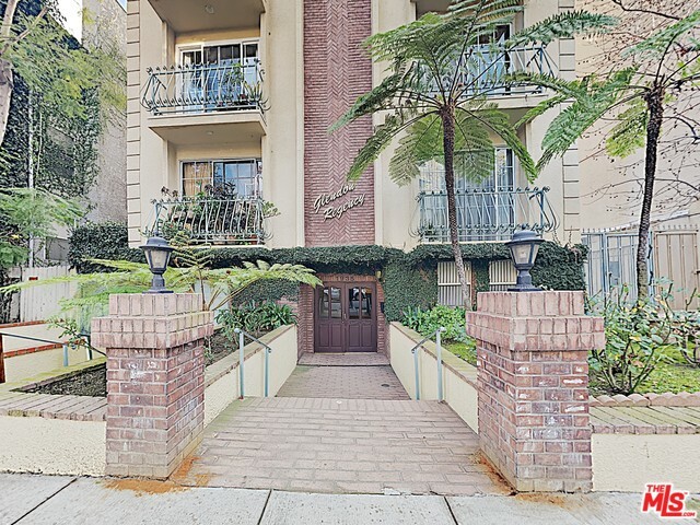 Property Photo:  1935 Glendon Ave 201  CA 90025 