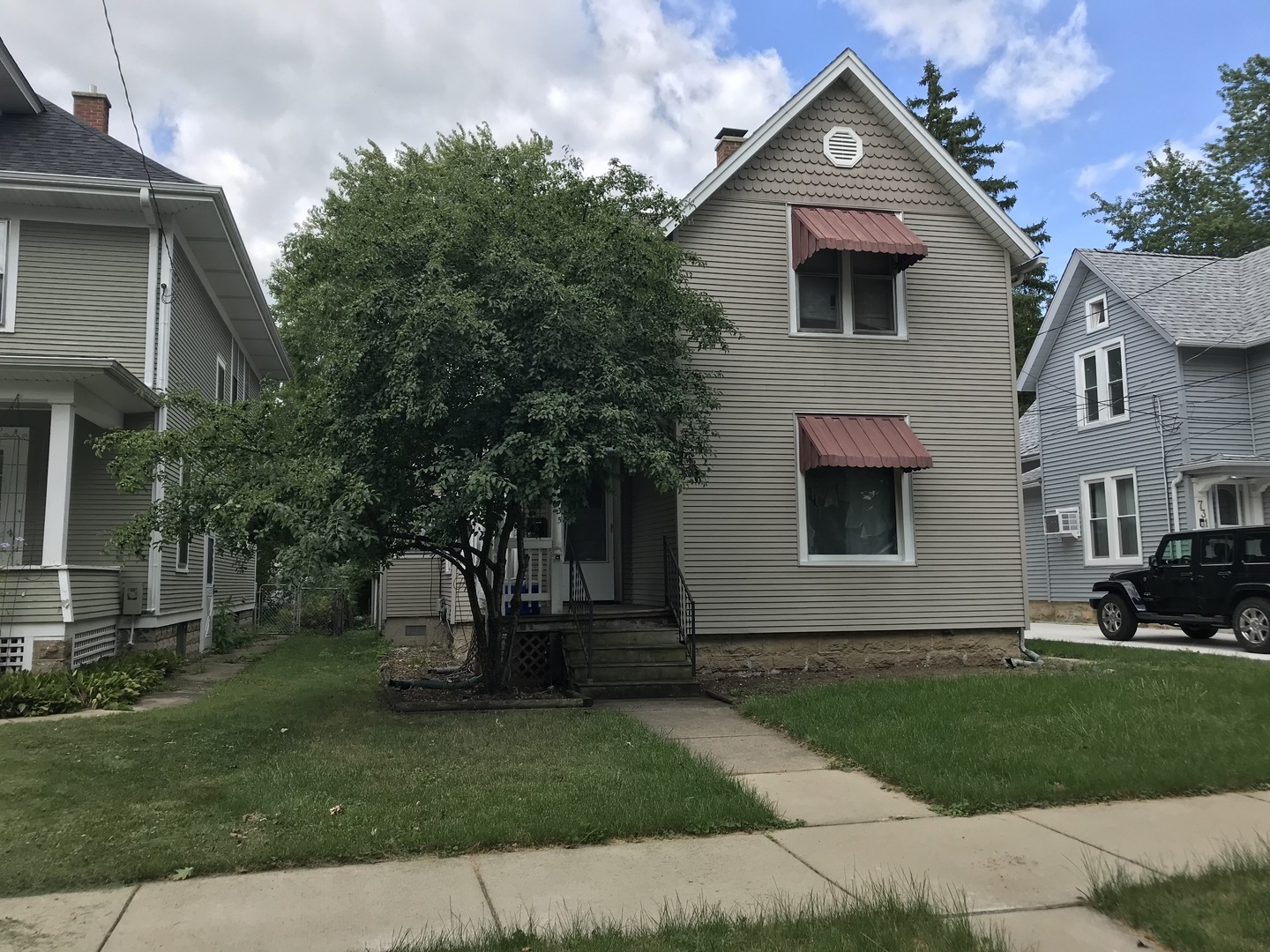 Property Photo: 735 Sexton Street IL 60505