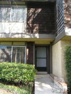 Property Photo:  1606 Parakeet Court  CA 93003 