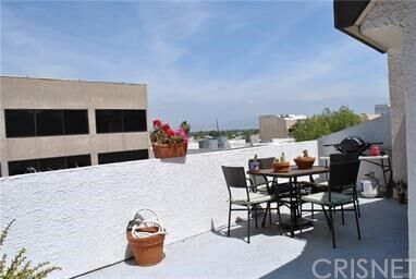Property Photo:  14937 Dickens Street 205  CA 91403 