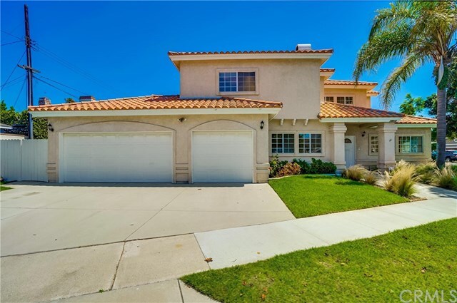 Property Photo: 19614 Darien Place CA 90503