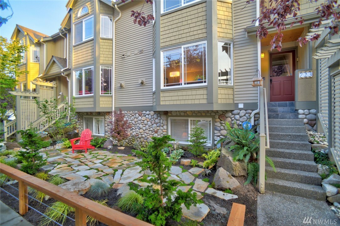 Property Photo:  723 N 43rd St  WA 98103 