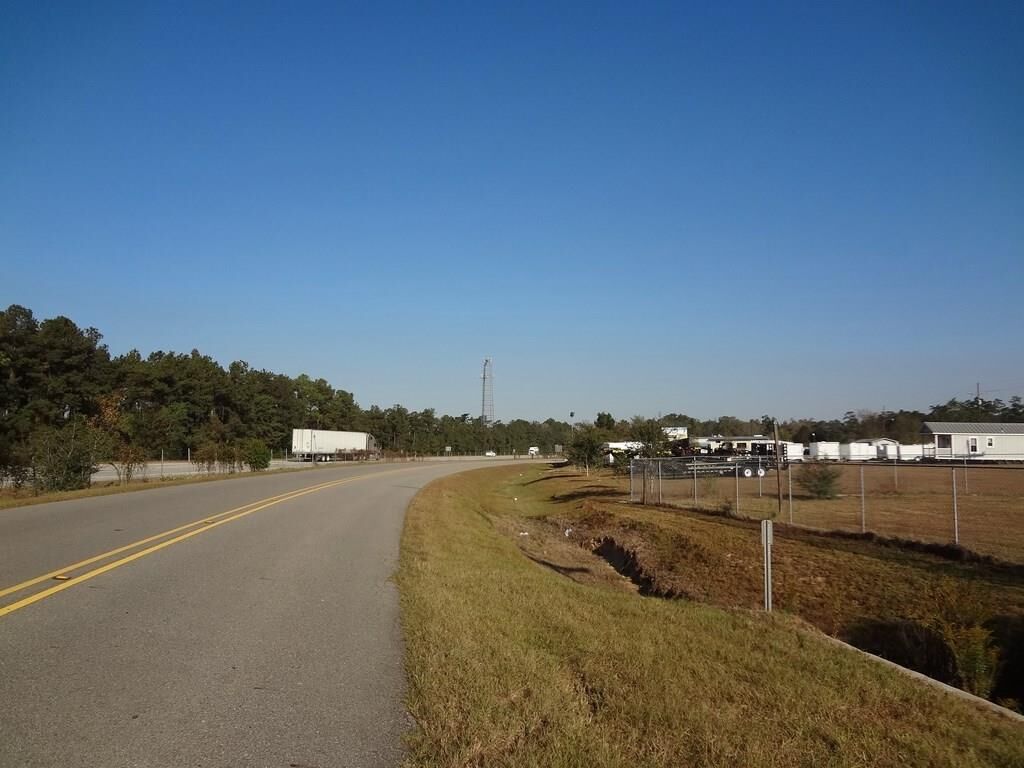 Property Photo:  210 I-59 Service Road  LA 70452 