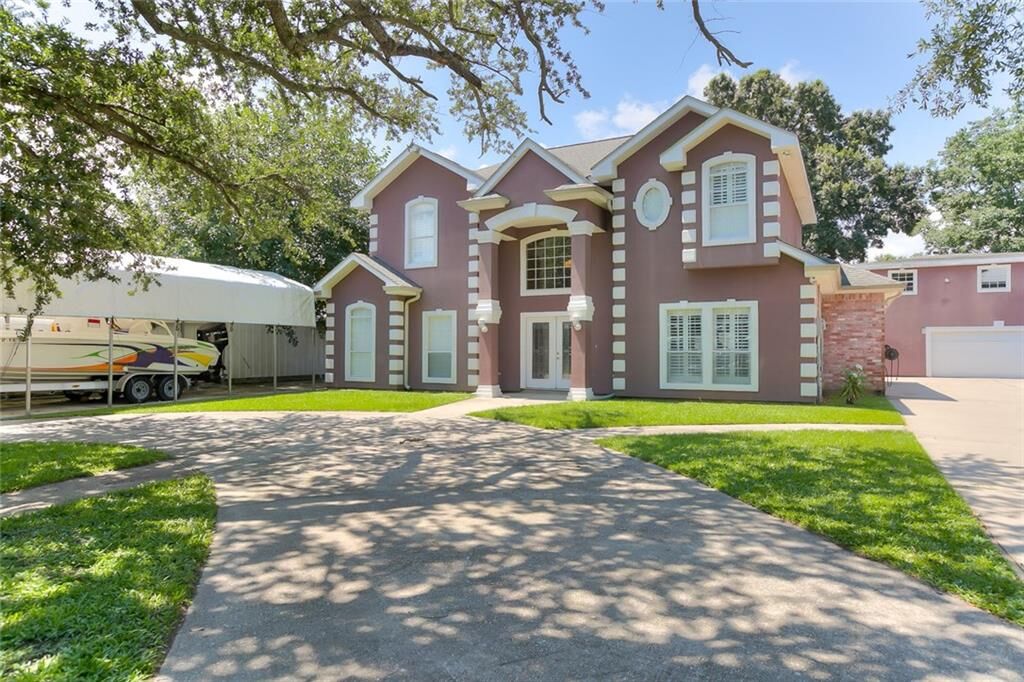Property Photo:  710 N Claiborne  LA 70043 