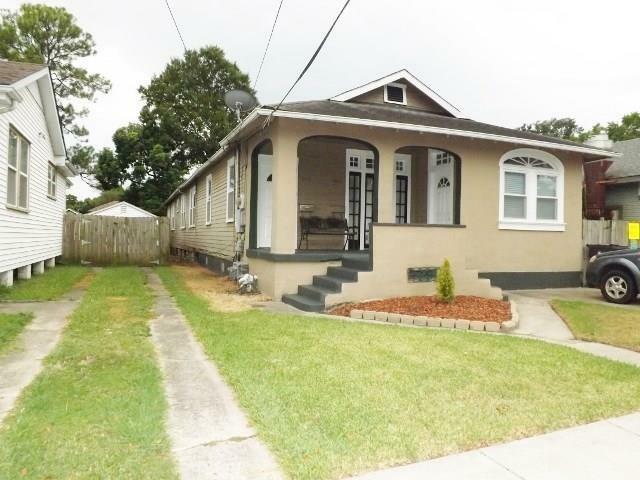 Property Photo:  808 Navarre Avenue  LA 70124 