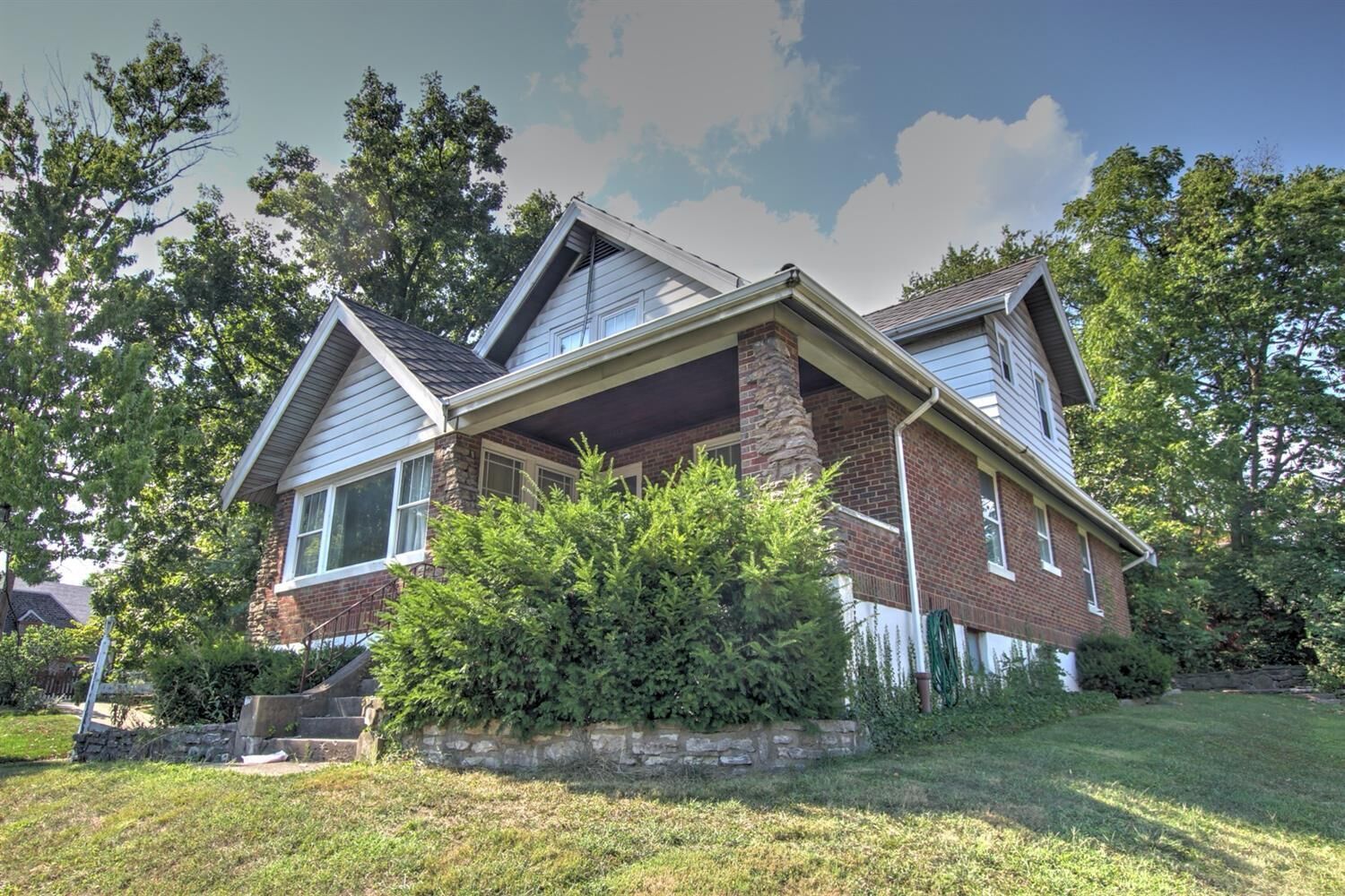 Property Photo: 2500 Moundview Dr OH 45212