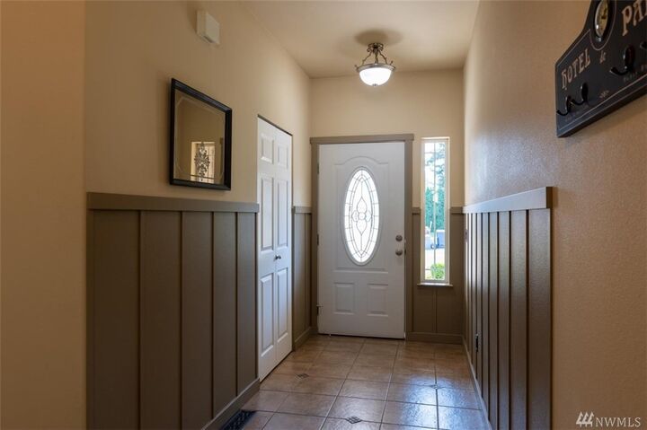 Property Photo:  307 W Second Street  WA 98276 