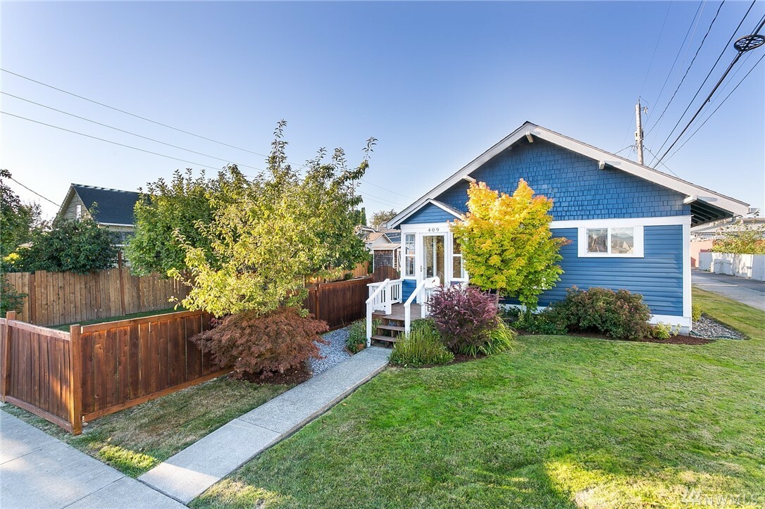 Property Photo:  409 Kentucky St  WA 98225 