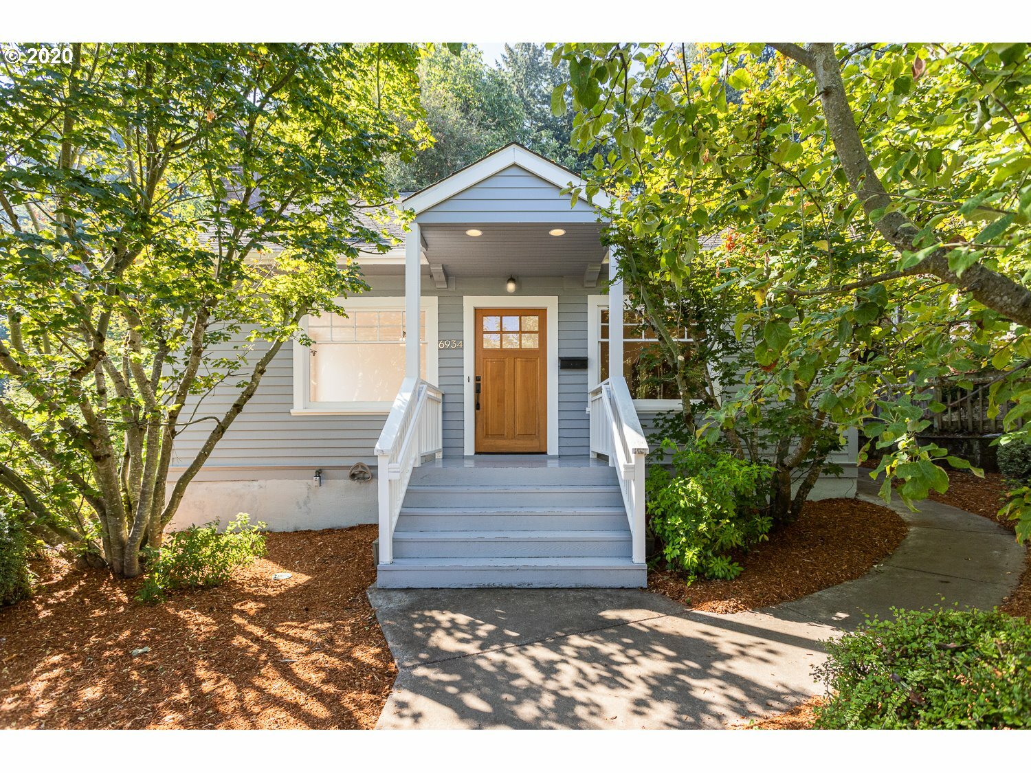 Property Photo: 6934 SE Yamhill St OR 97215