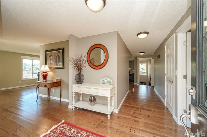 Property Photo:  24605  142nd Avenue SE  WA 98042 