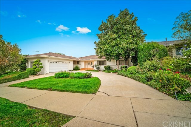 Property Photo:  23847 Crosson Drive  CA 91367 