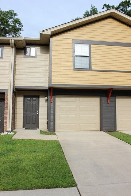 Property Photo: 741 White Dr 33 FL 32304