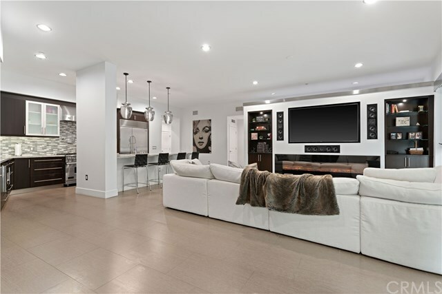 Property Photo: 402 Rockefeller 103 CA 92612