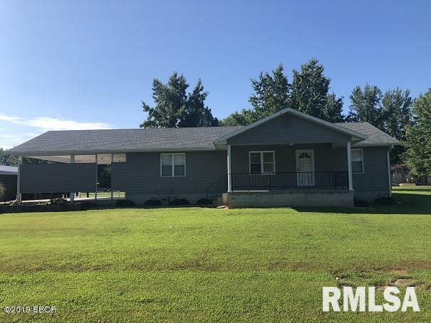 Property Photo: 206 E Burley IL 62891