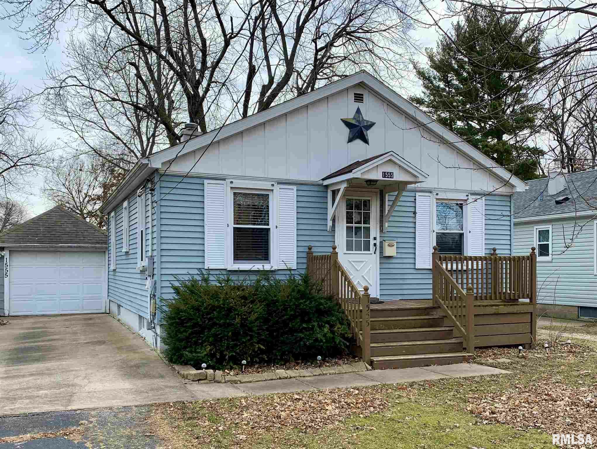 Property Photo: 1555 Bateman IL 61401