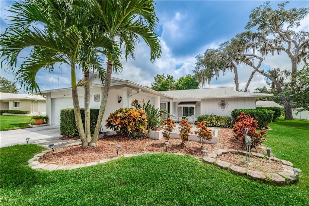 Property Photo: 1530 W Dorchester Drive FL 34684