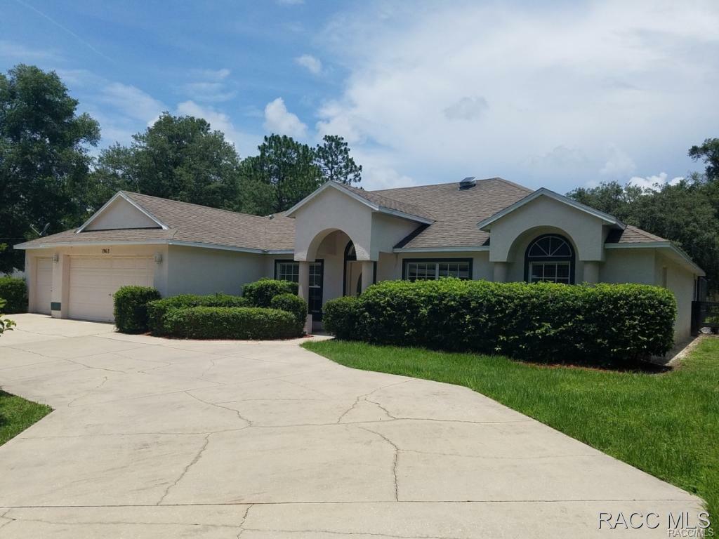 Property Photo:  1963 W Mesa Verde  FL 34465 