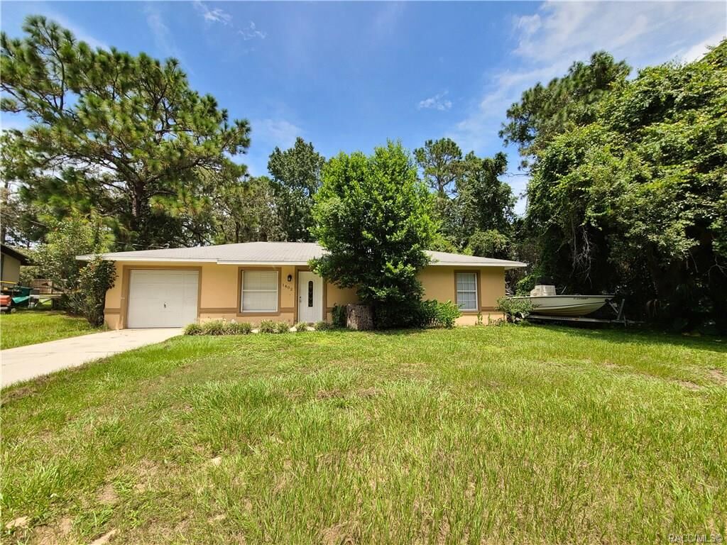 Property Photo: 1402 Poe Street FL 34450