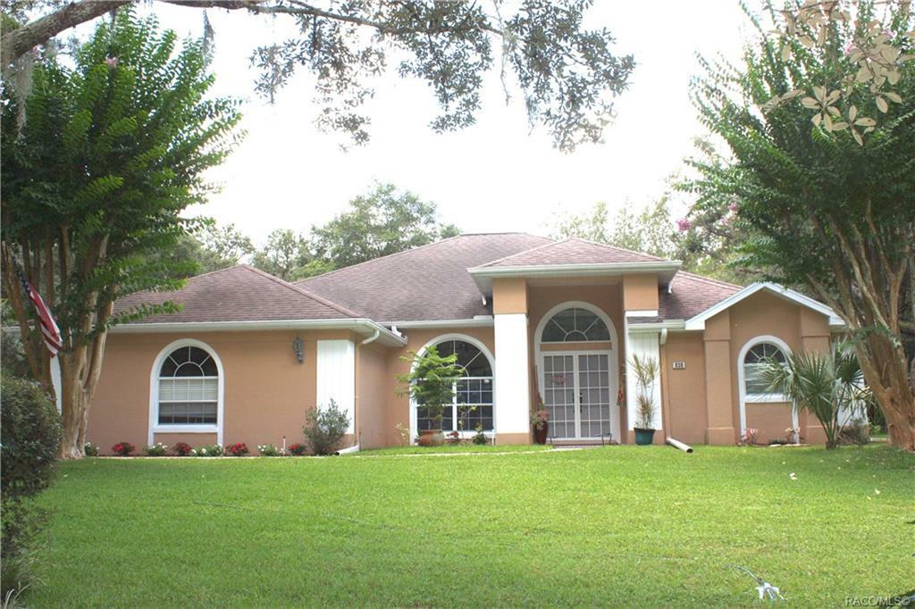 Property Photo:  838 W Massachusetts Street  FL 34442 