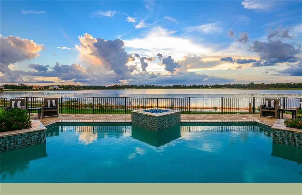 Property Photo: 10962 Lemon Lake Boulevard FL 32836