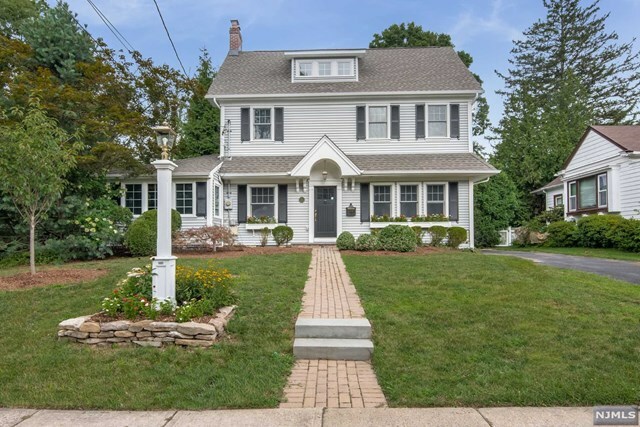 Property Photo:  52 Oxford Place  NJ 07452 